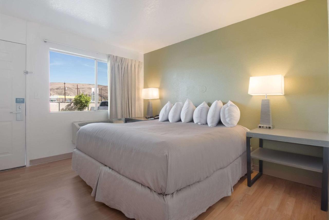 Econo Lodge Yakima Luaran gambar